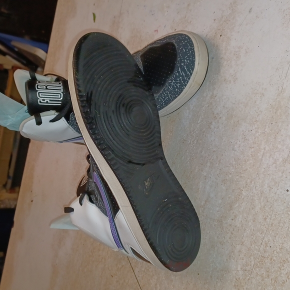 Nike Air Forces. - Picture 7 of 8